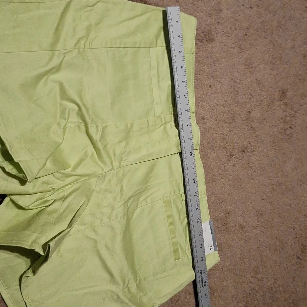 NWT/Neon green New York and company shorts /Size :14